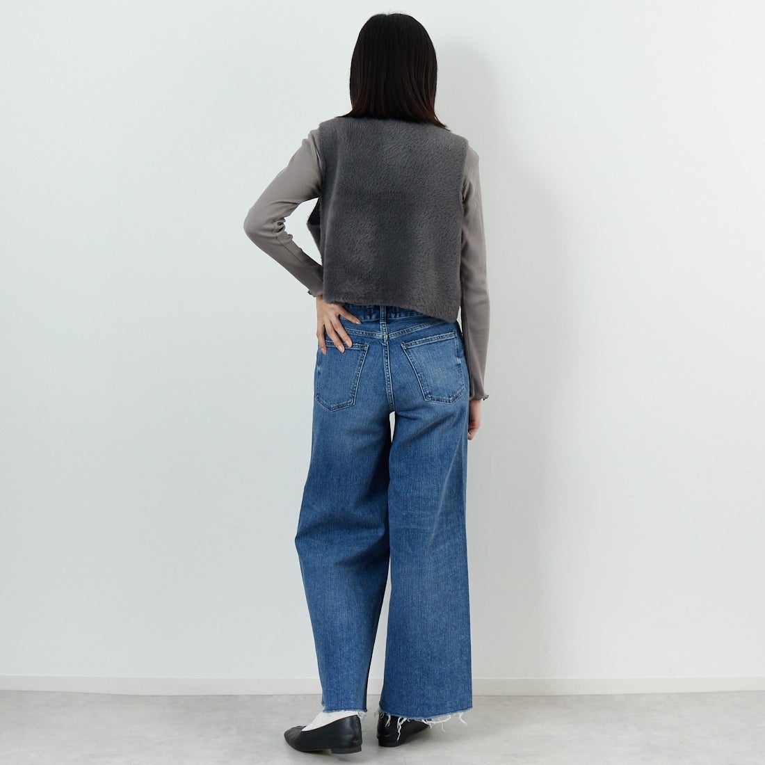 CLOCHE [クロシェ] もこもこファーベスト [55285509] ﾁｬｺｰﾙ &&モデル身長：162cm 着用サイズ：2&&