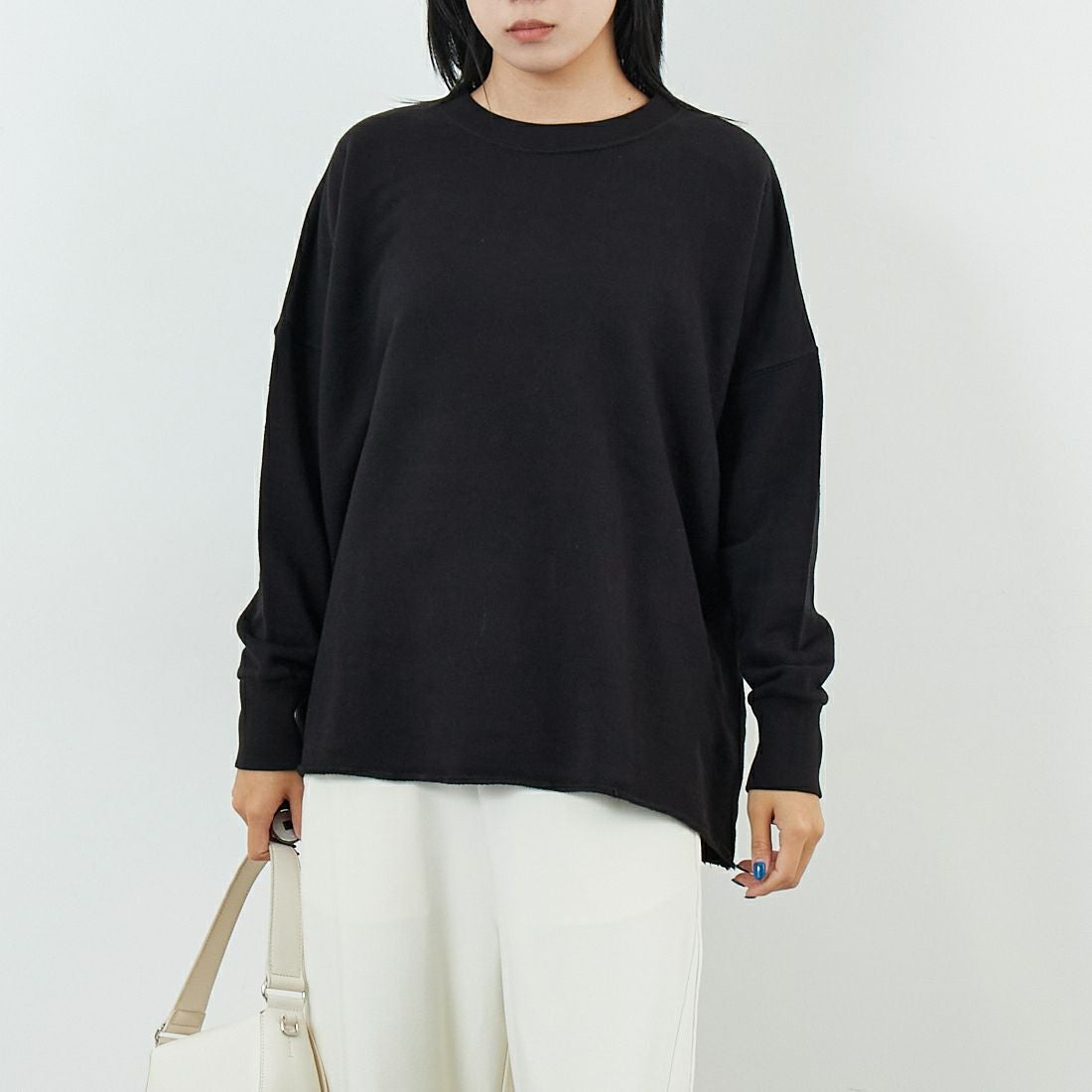 SCREEN STARS [スクリーンスターズ] 変形裏毛スウェットプルオーバー [2523-452IN-JF] BLACK &&モデル身長：167cm 着用サイズ：S&&