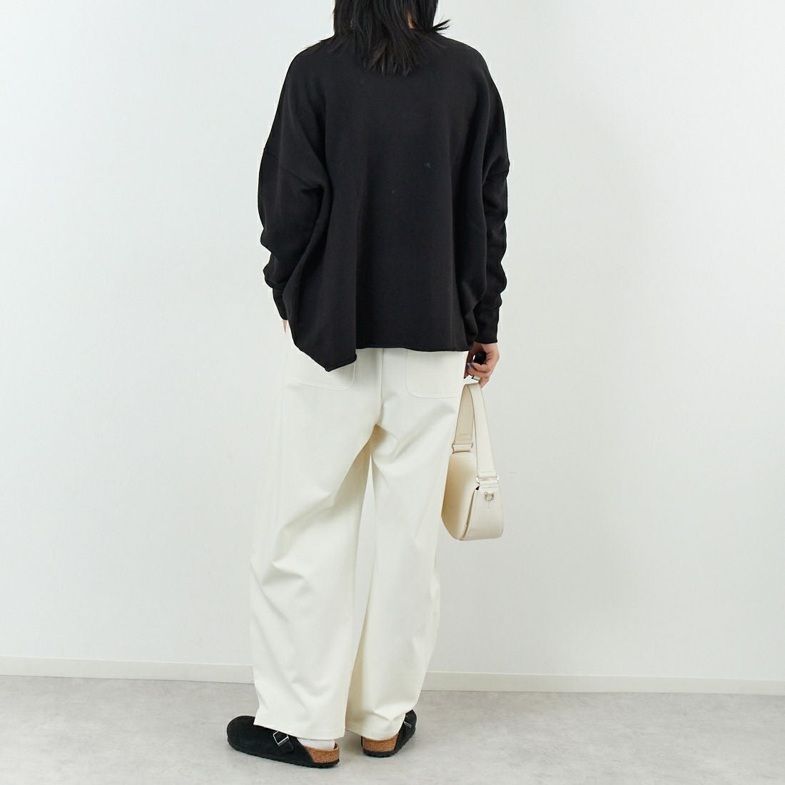 SCREEN STARS [スクリーンスターズ] 変形裏毛スウェットプルオーバー [2523-452IN-JF] BLACK &&モデル身長：167cm 着用サイズ：S&&