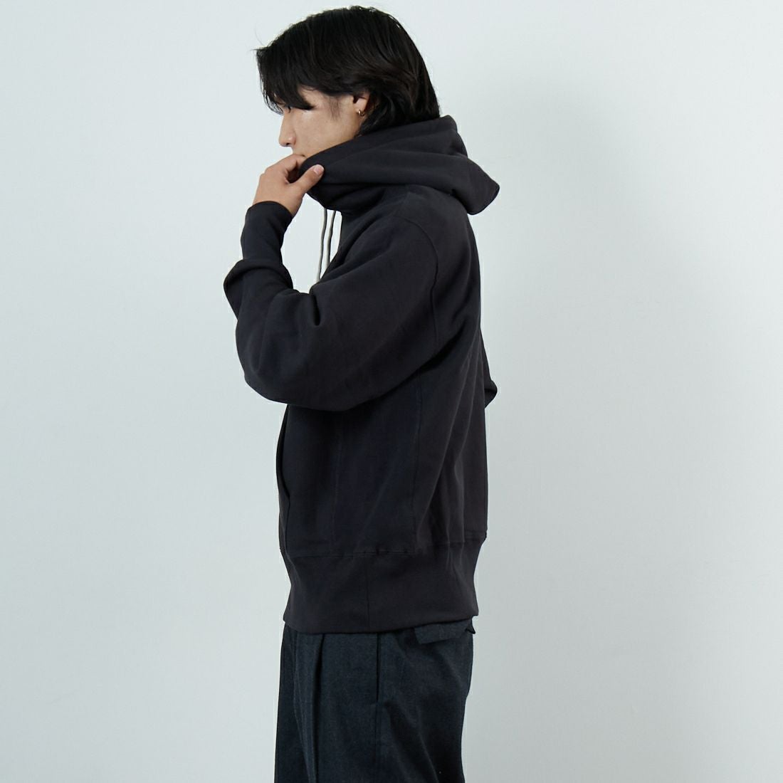 Health knit [ヘルスニット] ロッカーウェイト スウェットフーディ [HR25F-M152] INK BLACK &&モデル身長：179cm 着用サイズ：M&&