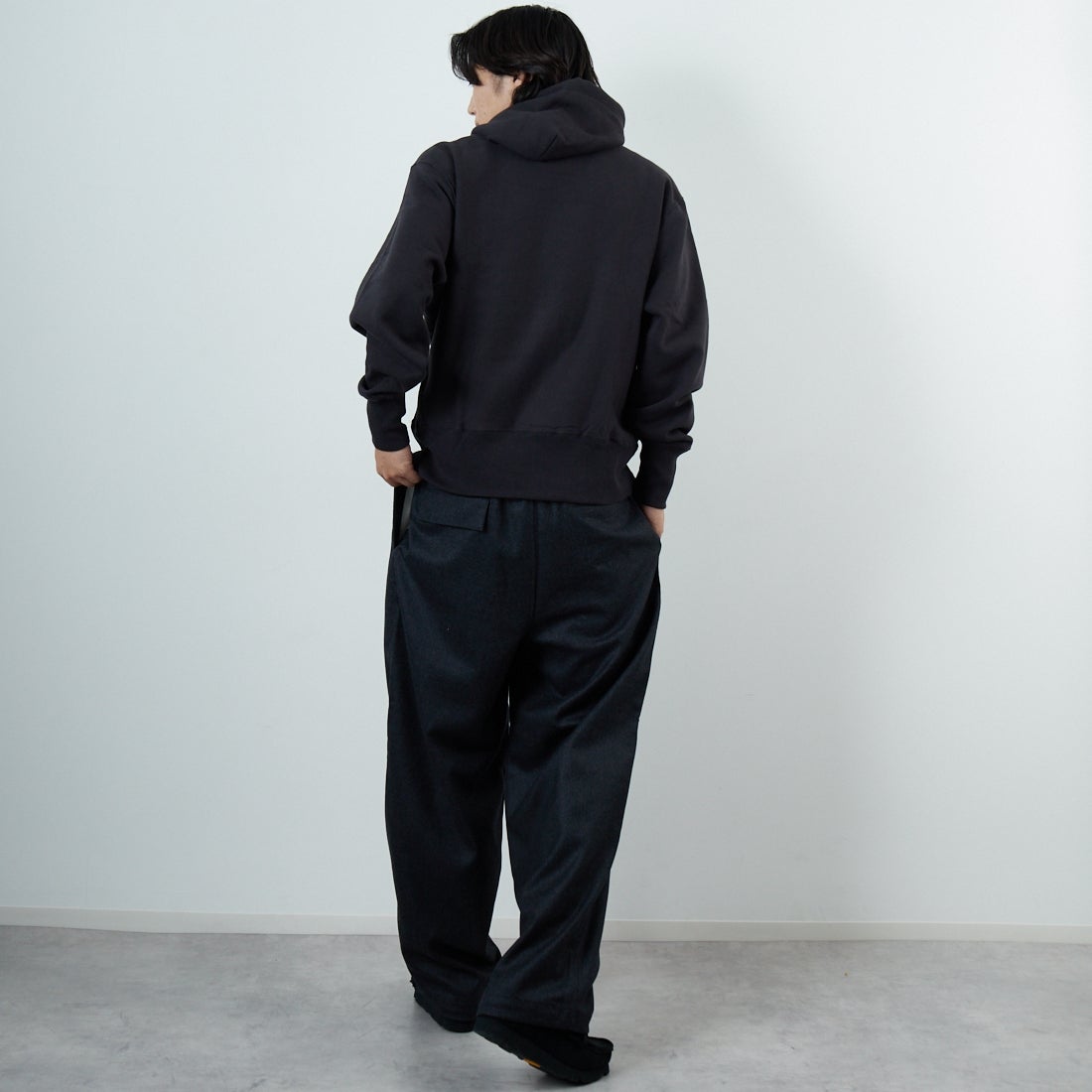 Health knit [ヘルスニット] ロッカーウェイト スウェットフーディ [HR25F-M152] INK BLACK &&モデル身長：179cm 着用サイズ：M&&
