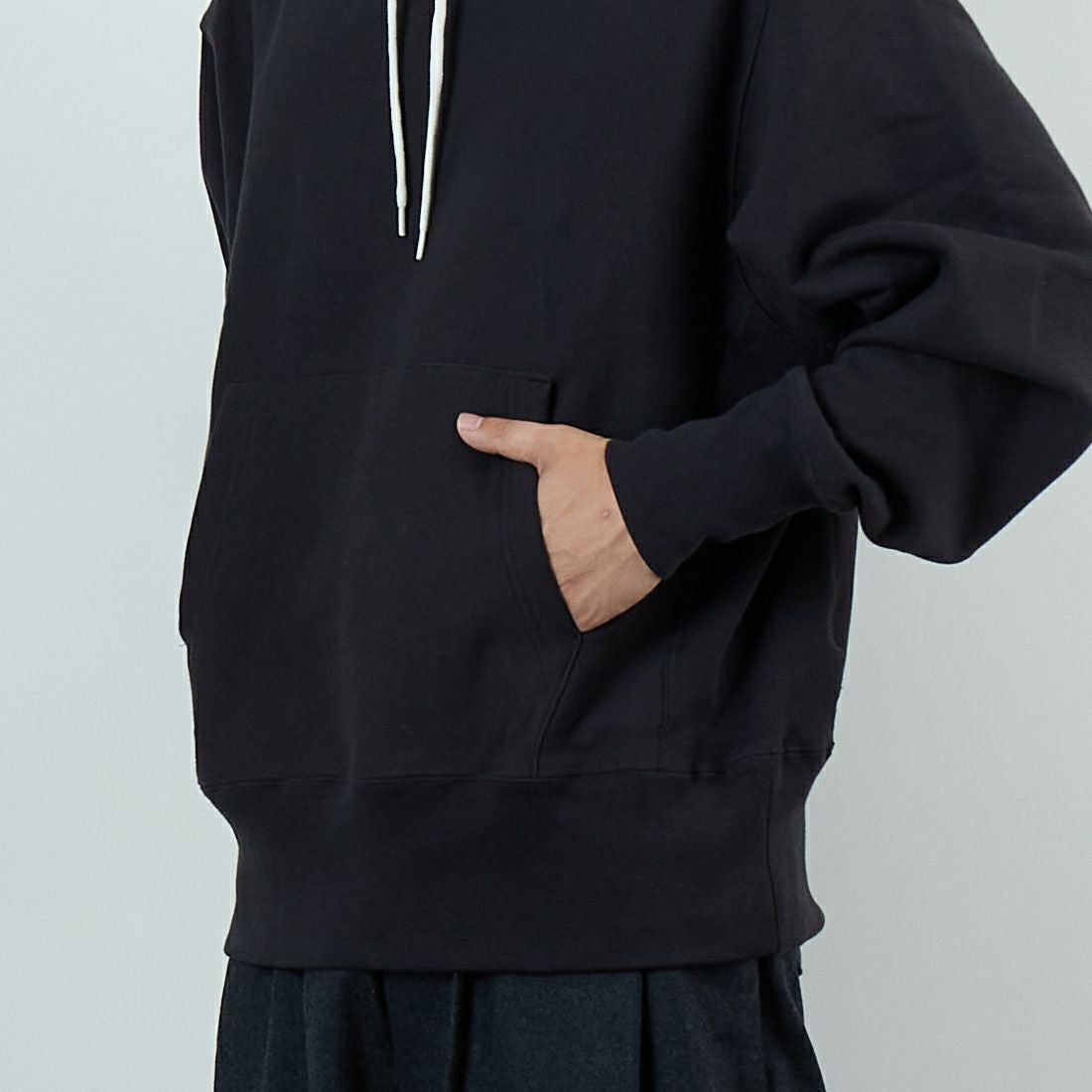 Health knit [ヘルスニット] ロッカーウェイト スウェットフーディ [HR25F-M152] INK BLACK &&モデル身長：179cm 着用サイズ：M&&