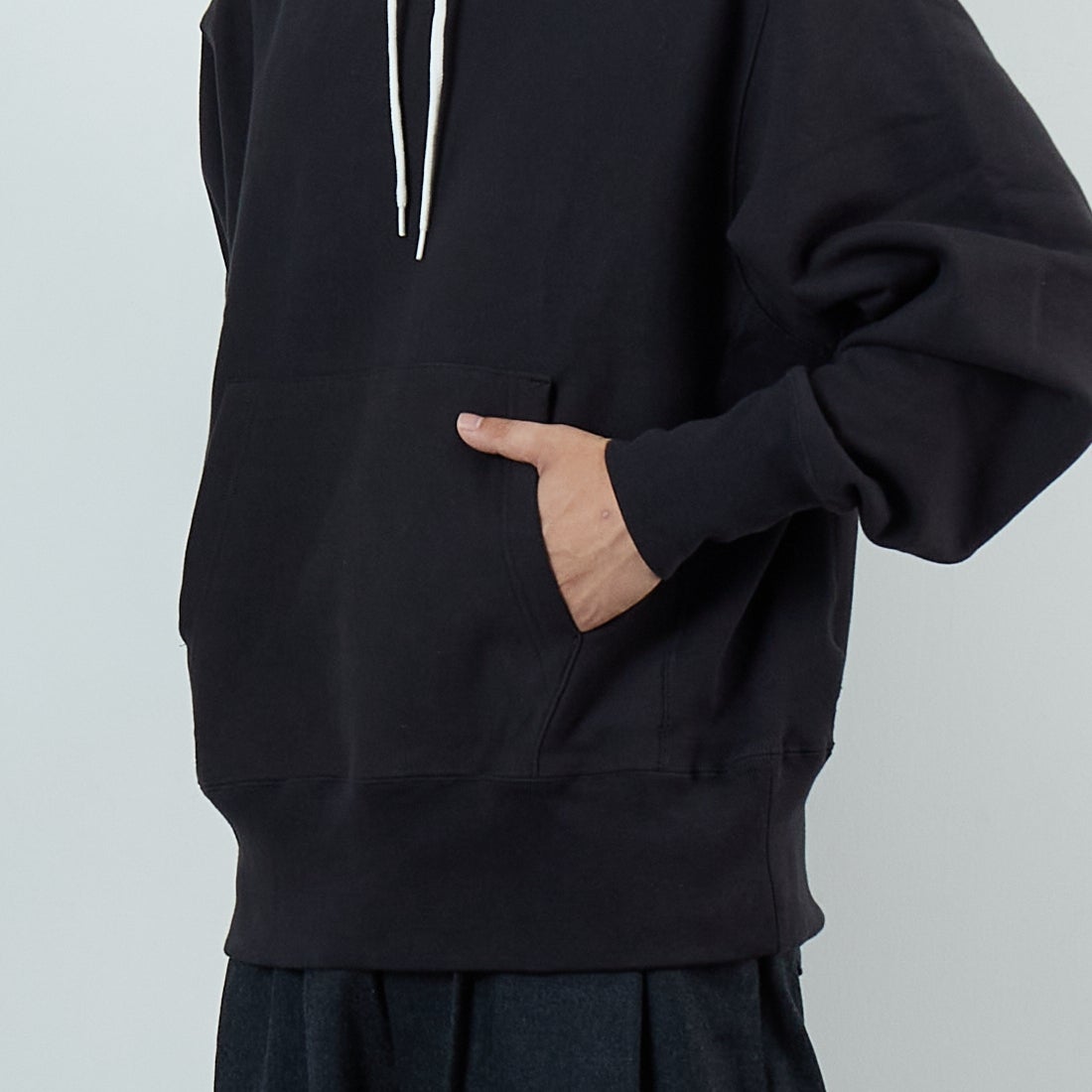 Health knit [ヘルスニット] ロッカーウェイト スウェットフーディ [HR25F-M152] INK BLACK &&モデル身長：179cm 着用サイズ：M&&