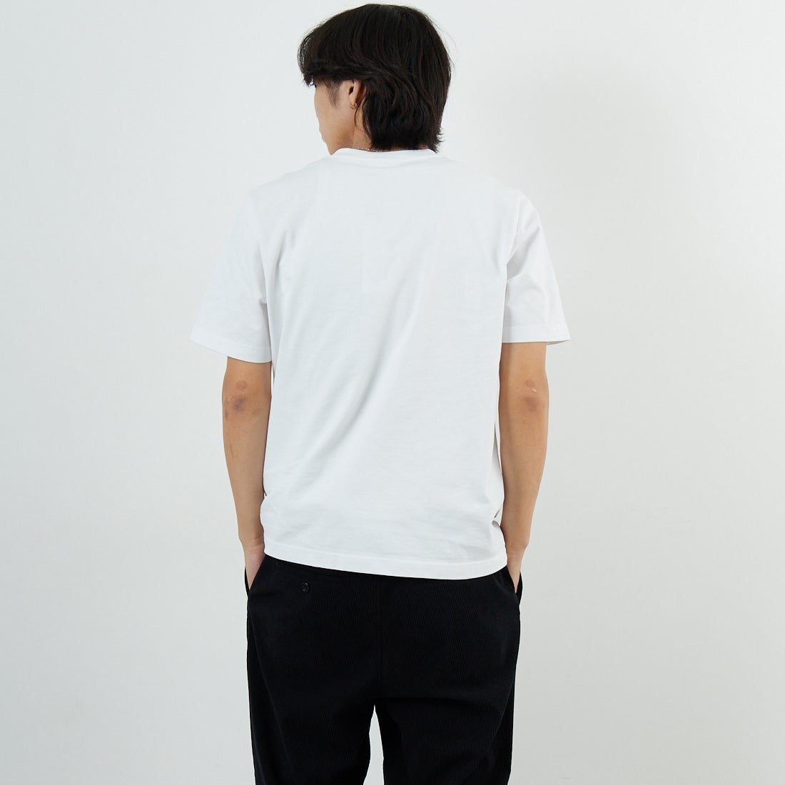 MAISON KITSUNE [メゾン キツネ] PILLAR コンフォートTシャツ [PM00115KJ7025] P100 WHITE &&モデル身長：179cm 着用サイズ：S&&