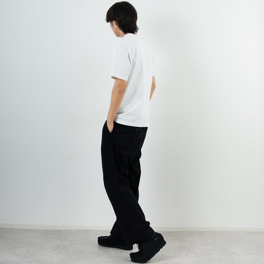 MAISON KITSUNE [メゾン キツネ] PILLAR コンフォートTシャツ [PM00115KJ7025] P100 WHITE &&モデル身長：179cm 着用サイズ：S&&