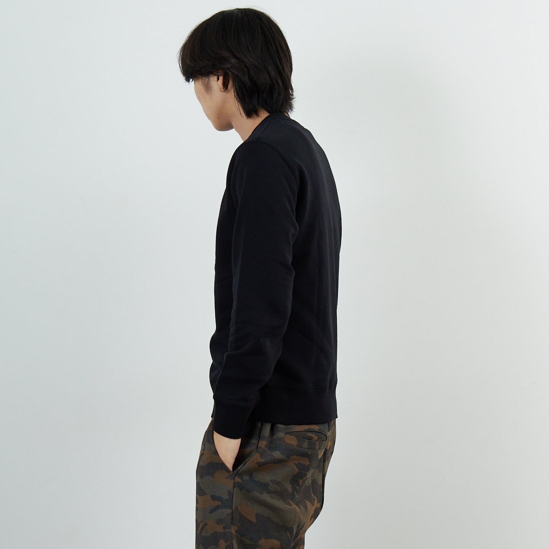 MAISON KITSUNE [メゾン キツネ] フォックスヘッド レギュラースウェット [PM00303KM0340] P199 BLACK &&モデル身長：179cm 着用サイズ：S&&