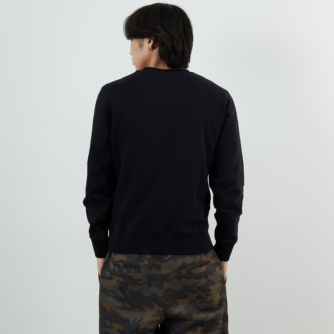 MAISON KITSUNE [メゾン キツネ] フォックスヘッド レギュラースウェット [PM00303KM0340] P199 BLACK &&モデル身長：179cm 着用サイズ：S&&