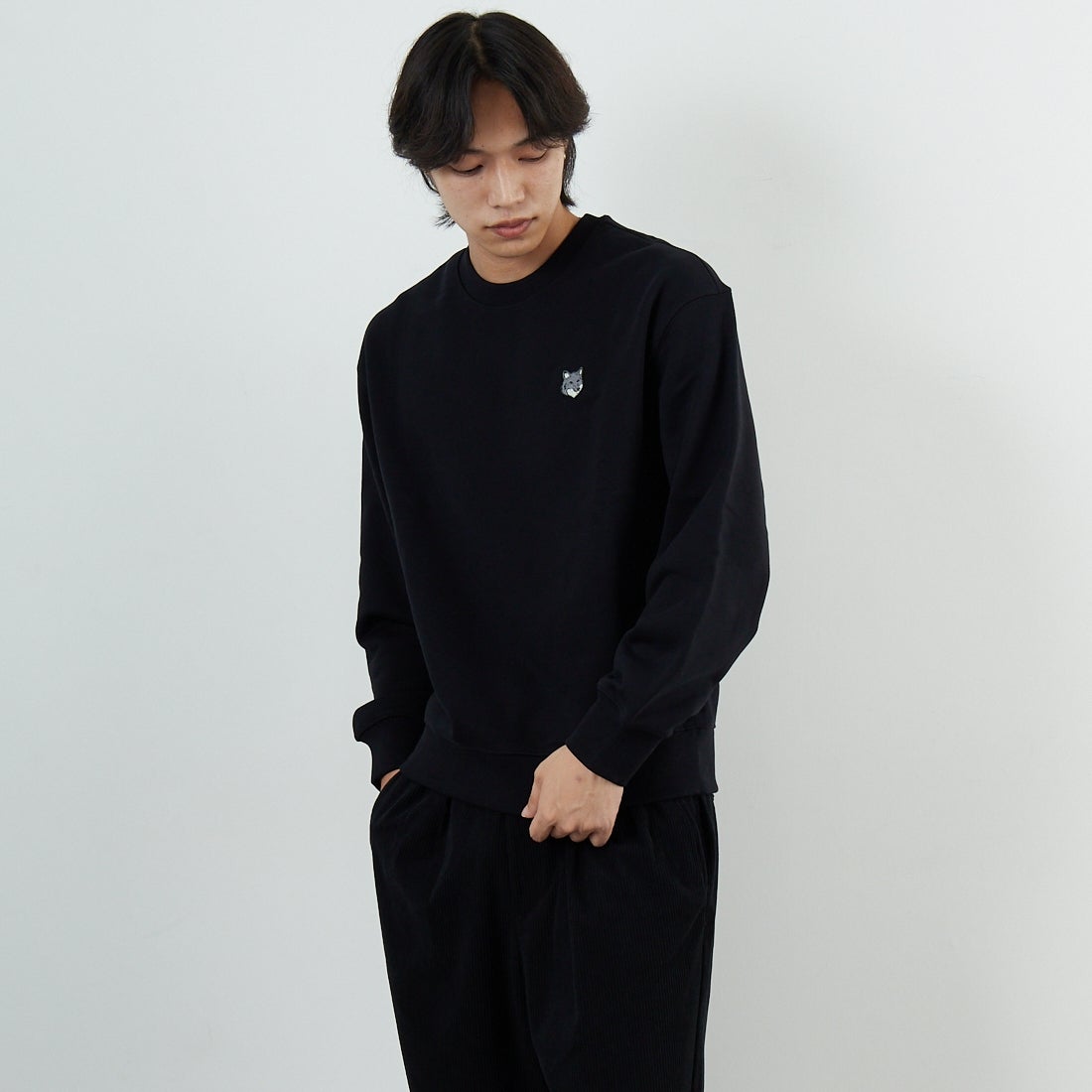 MAISON KITSUNE [メゾン キツネ] フォックスヘッド コンフォートスウェット [PM00304KM0341] P199 BLACK &&モデル身長：179cm 着用サイズ：M&&