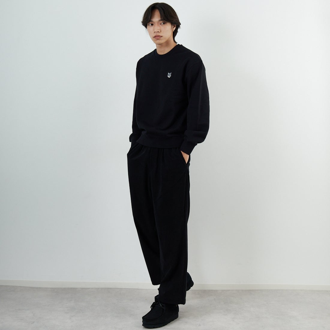 MAISON KITSUNE [メゾン キツネ] フォックスヘッド コンフォートスウェット [PM00304KM0341] P199 BLACK &&モデル身長：179cm 着用サイズ：M&&