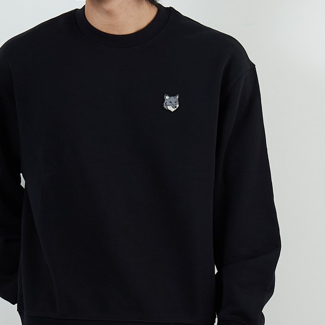 MAISON KITSUNE [メゾン キツネ] フォックスヘッド コンフォートスウェット [PM00304KM0341] P199 BLACK &&モデル身長：179cm 着用サイズ：M&&