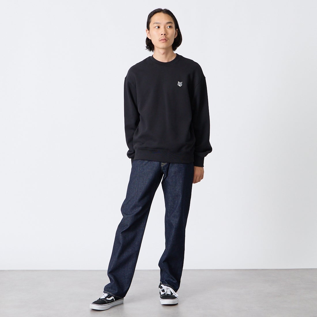 MAISON KITSUNE [メゾン キツネ] フォックスヘッド コンフォートスウェット [PM00304KM0341] P199 BLACK &&モデル身長：175cm 着用サイズ：S&&