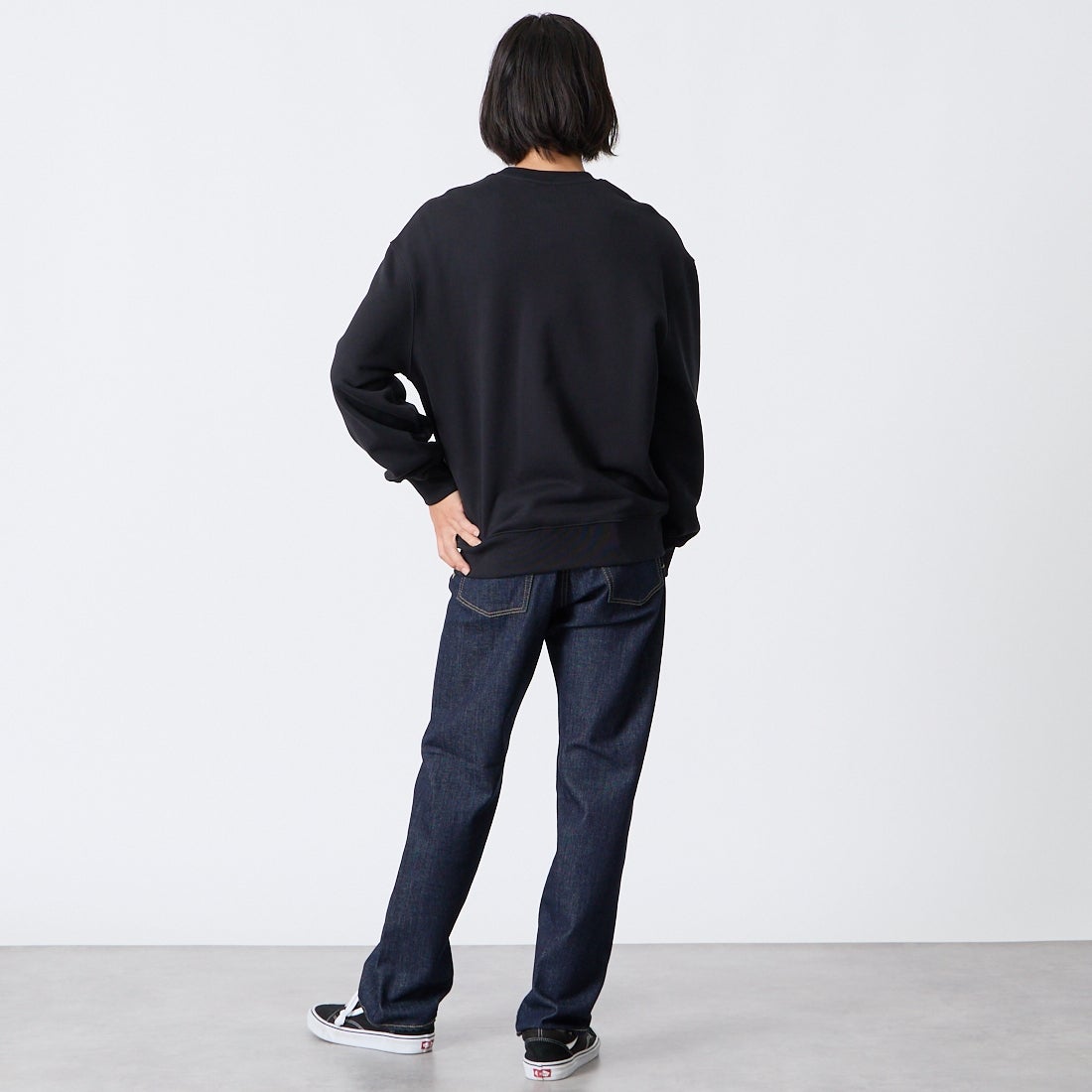 MAISON KITSUNE [メゾン キツネ] フォックスヘッド コンフォートスウェット [PM00304KM0341] P199 BLACK &&モデル身長：175cm 着用サイズ：S&&