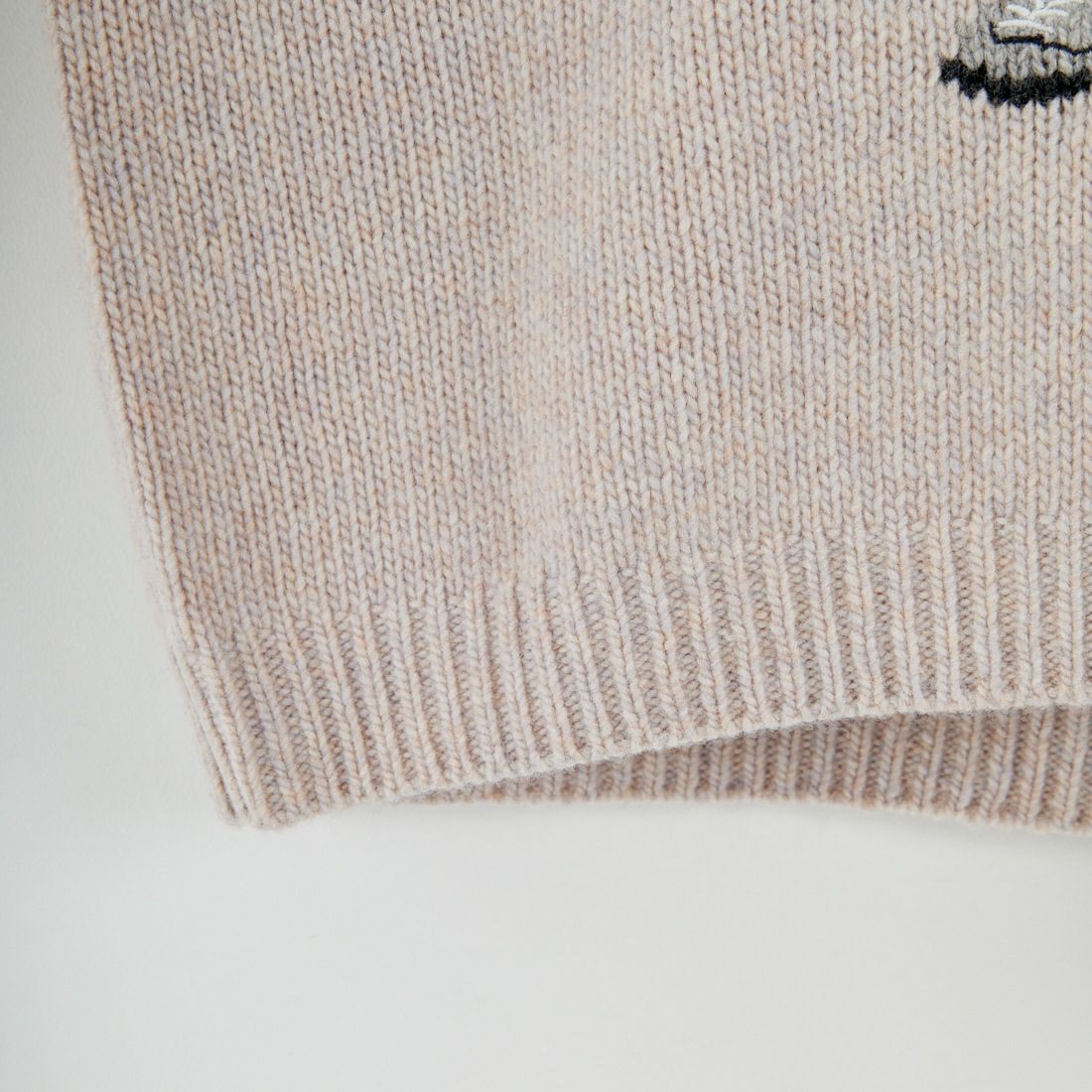 MAISON KITSUNE [メゾン キツネ] ドレスドフォックス インターシャウールジャンパー [PW00812KH0002] 0382 P.WHI