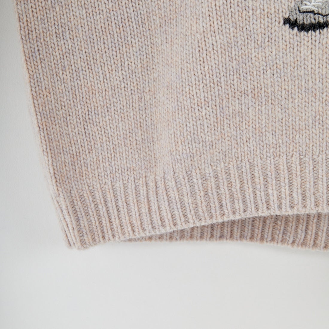 MAISON KITSUNE [メゾン キツネ] ドレスドフォックス インターシャウールジャンパー [PW00812KH0002] 0382 P.WHI
