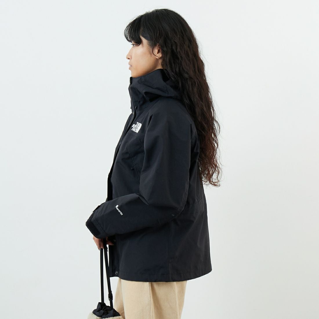 THE NORTH FACE [ザ ノースフェイス] マウンテンライトジャケット [NPW62550] K &&モデル身長：162cm 着用サイズ：M&&