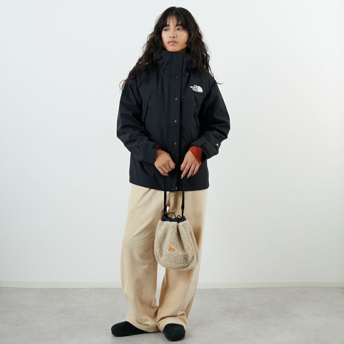 THE NORTH FACE [ザ ノースフェイス] マウンテンライトジャケット [NPW62550] K &&モデル身長：162cm 着用サイズ：M&&