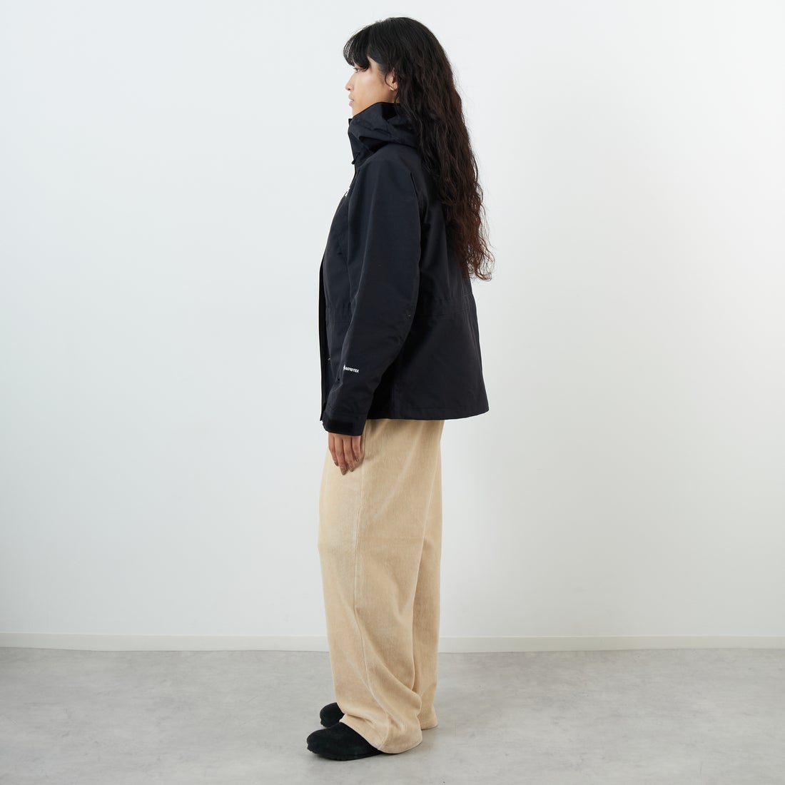 THE NORTH FACE [ザ ノースフェイス] マウンテンライトジャケット [NPW62550] K &&モデル身長：162cm 着用サイズ：M&&