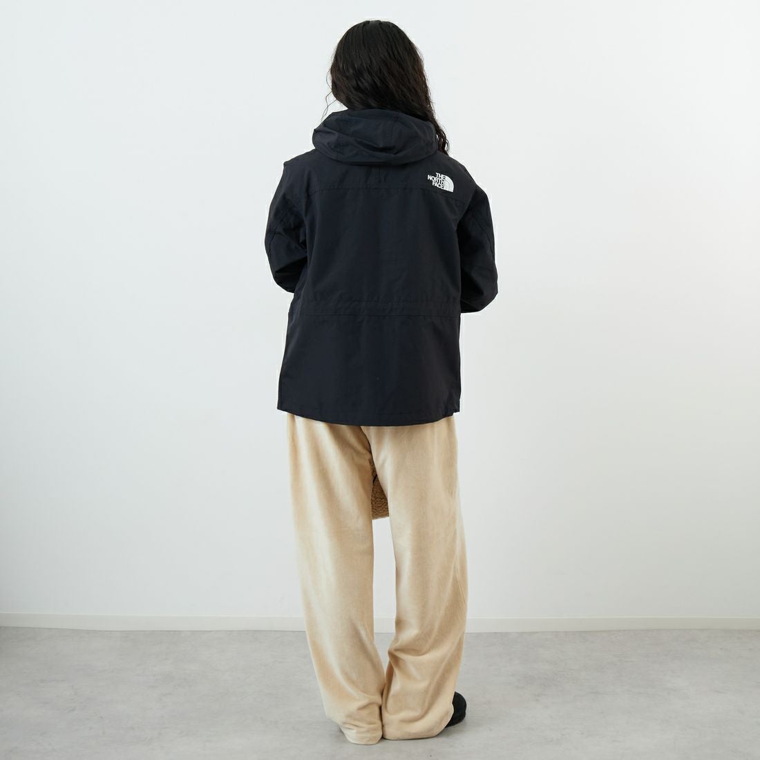 THE NORTH FACE [ザ ノースフェイス] マウンテンライトジャケット [NPW62550] K &&モデル身長：162cm 着用サイズ：M&&