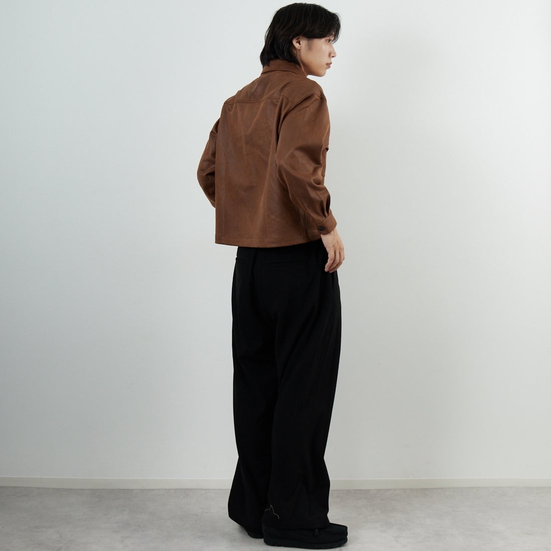 SLICK [スリック] シンセティックレザートラッカージャケット [5111047] 500 BROWN &&モデル身長：179cm 着用サイズ：1&&