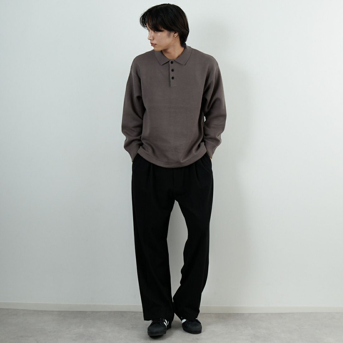 SLICK [スリック] スウェットライク ドローストリングポロニット [5151028] 500 BROWN &&モデル身長：179cm 着用サイズ：1&&