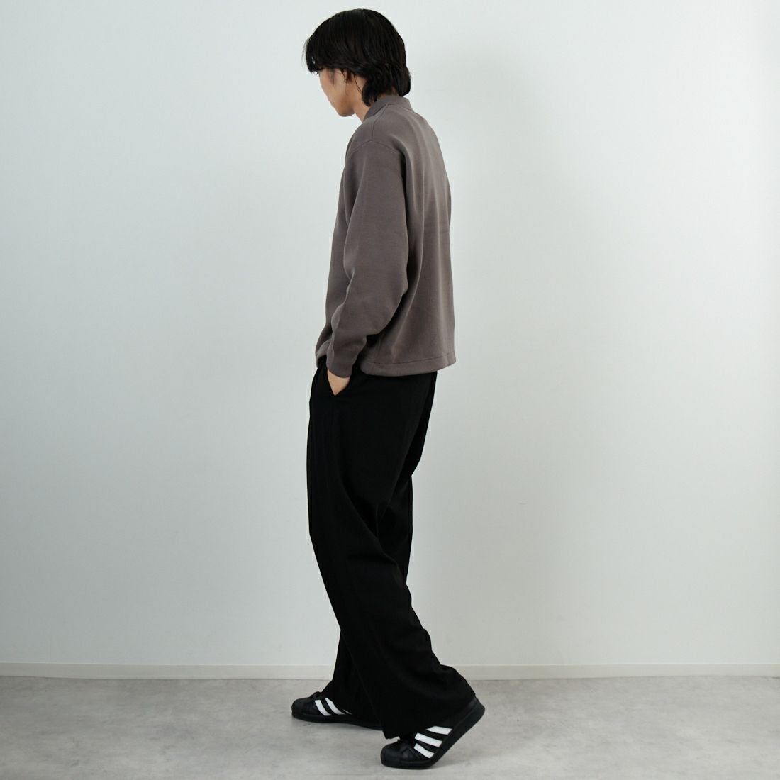 SLICK [スリック] スウェットライク ドローストリングポロニット [5151028] 500 BROWN &&モデル身長：179cm 着用サイズ：1&&