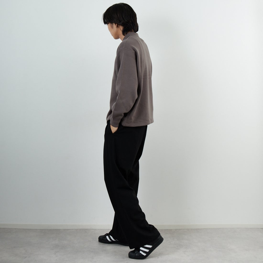 SLICK [スリック] スウェットライク ドローストリングポロニット [5151028] 500 BROWN &&モデル身長：179cm 着用サイズ：1&&