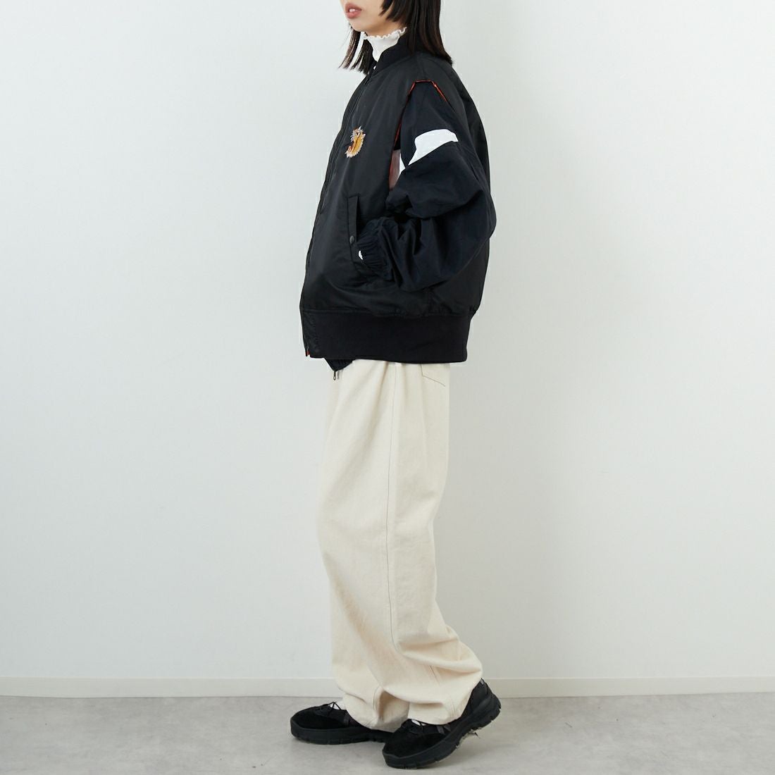 THRIFTY LOOK [スリフティールック] MA-1 刺繍ベスト [TL25F032] BLACK &&モデル身長：162cm 着用サイズ：XS&&