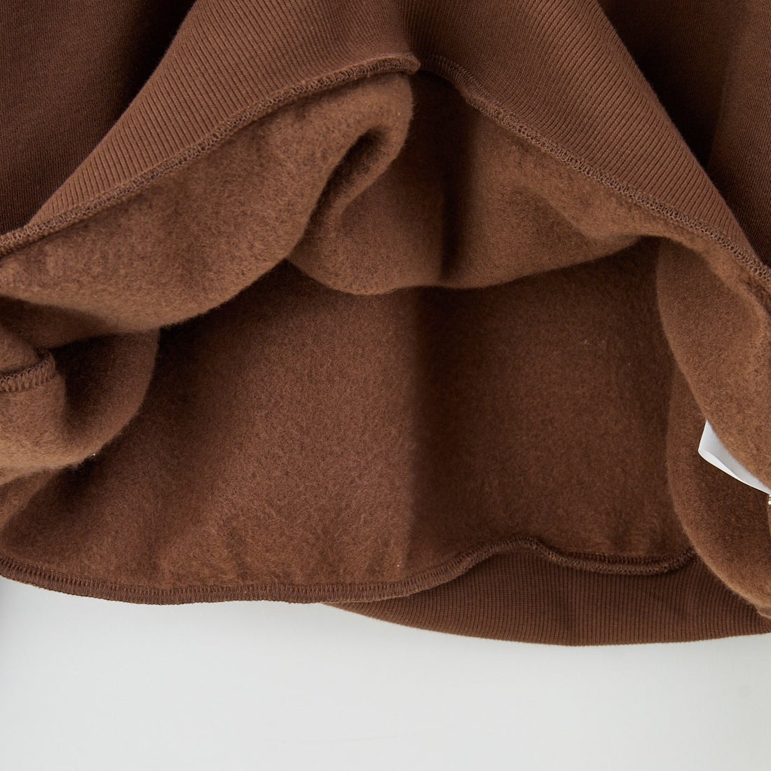 Marmot [マーモット] 別注 ブランド刺繍ロゴ クルーネックスウェット [MTFW25USW364IN-JF] BROWN