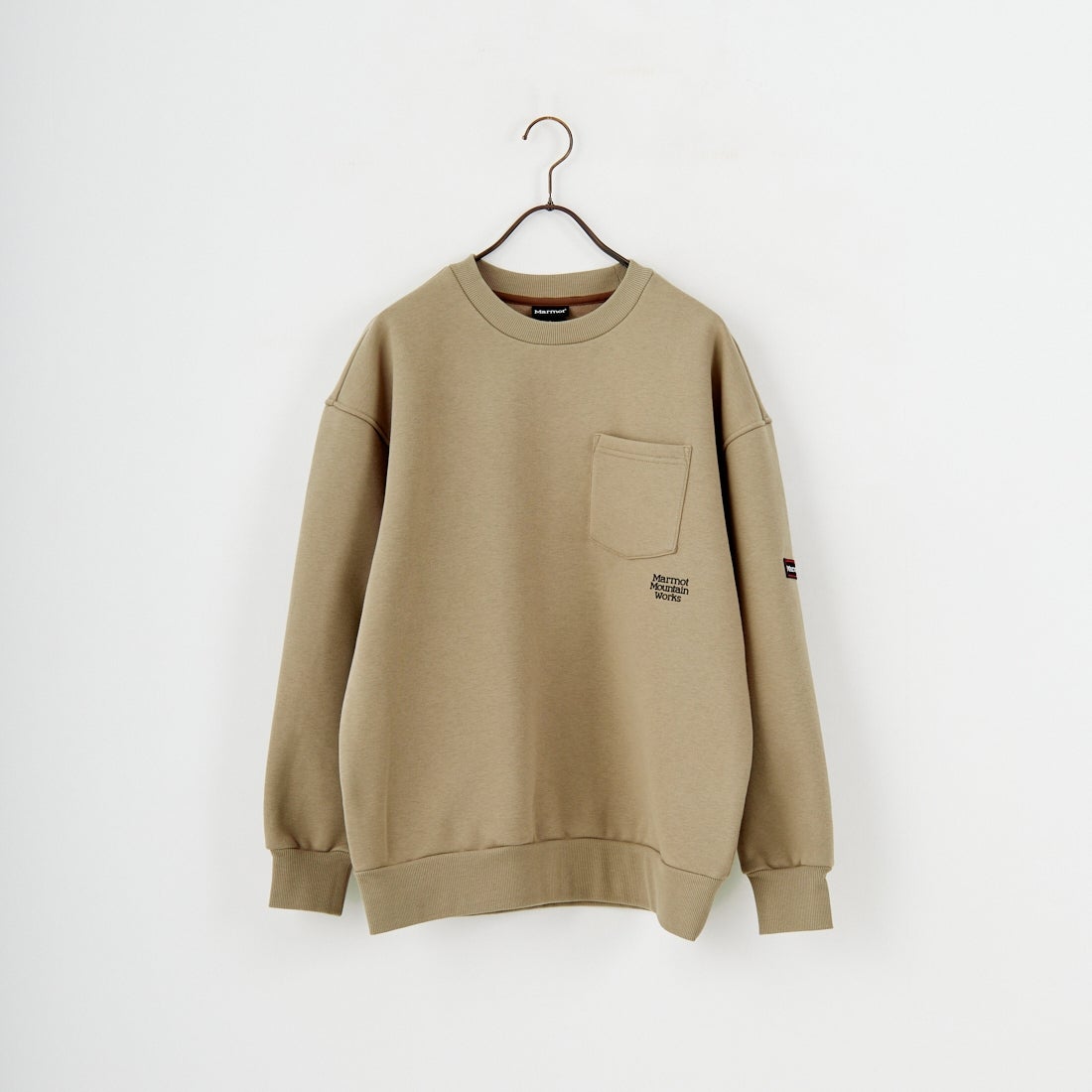 Marmot [マーモット] 別注 ワンポイントロゴ ポケットスウェット [MTFW25USW361IN-JF] BEIGE