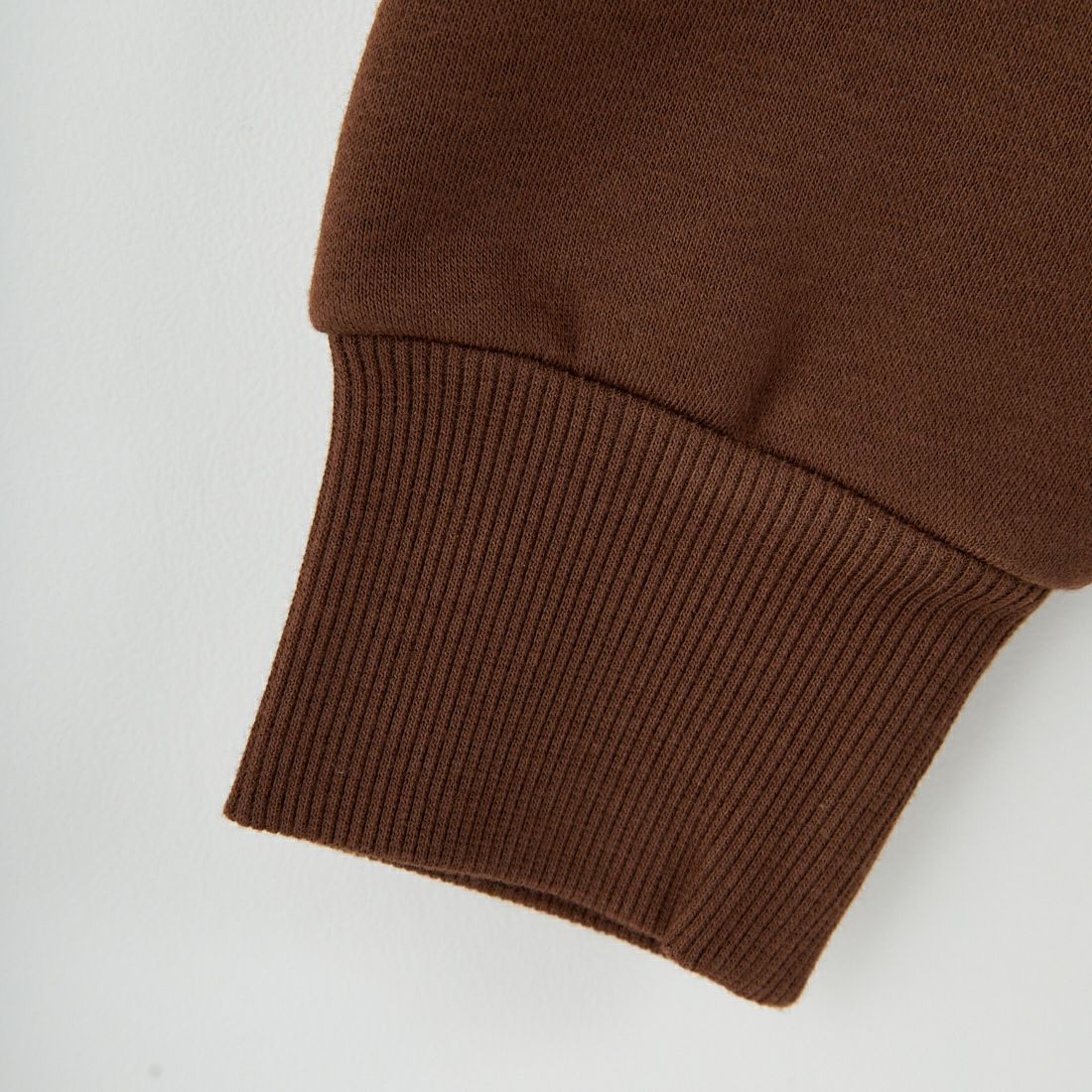 Marmot [マーモット] 別注 ブランドロゴ バックプリントスウェット [MTFW25USW362IN-JF] BROWN