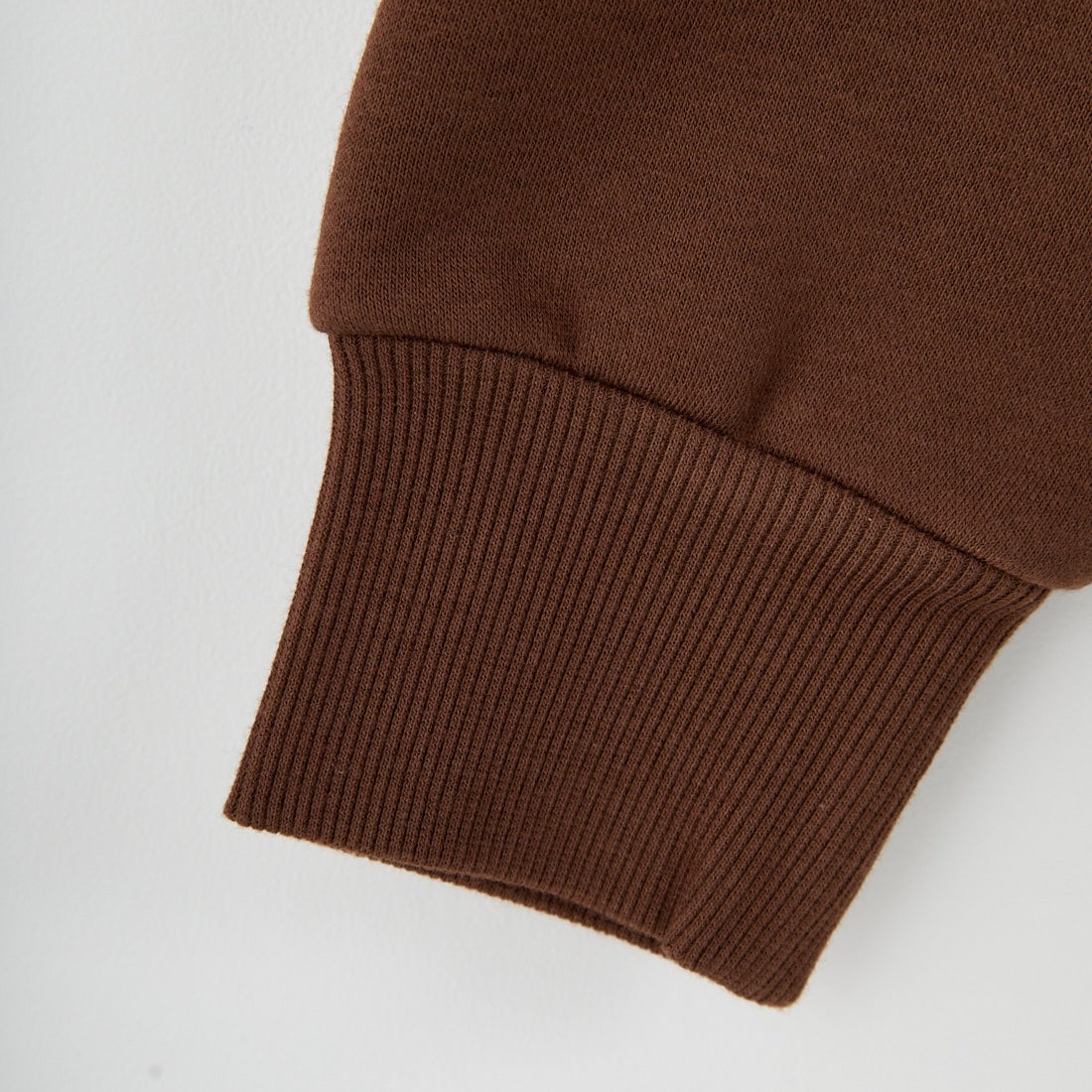 Marmot [マーモット] 別注 ブランドロゴ バックプリントスウェット [MTFW25USW362IN-JF] BROWN