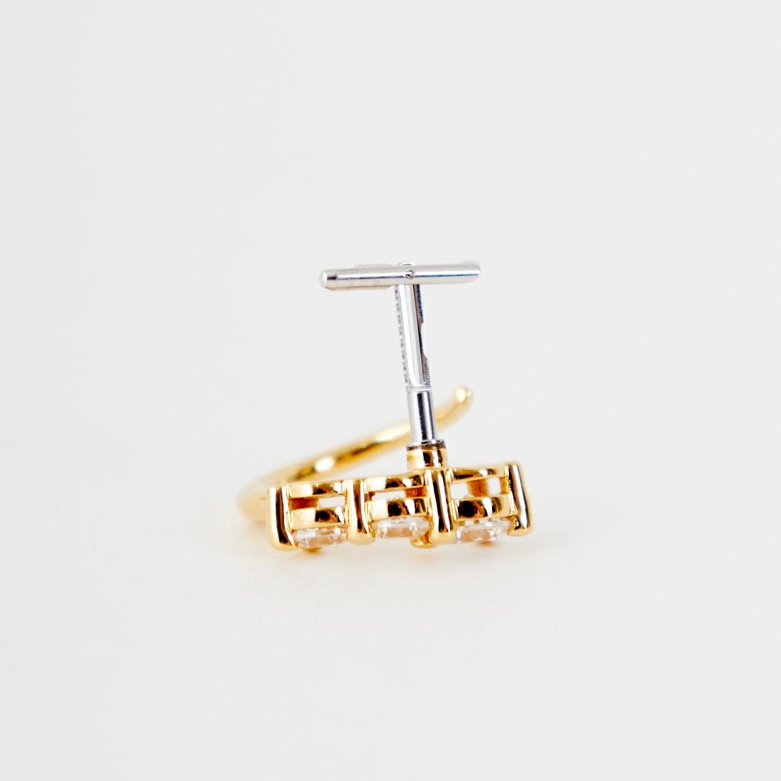 Baqless [バックレス] オネスティ ツイスト ゴールド ピアス [CZ-TW-YG] GOLD