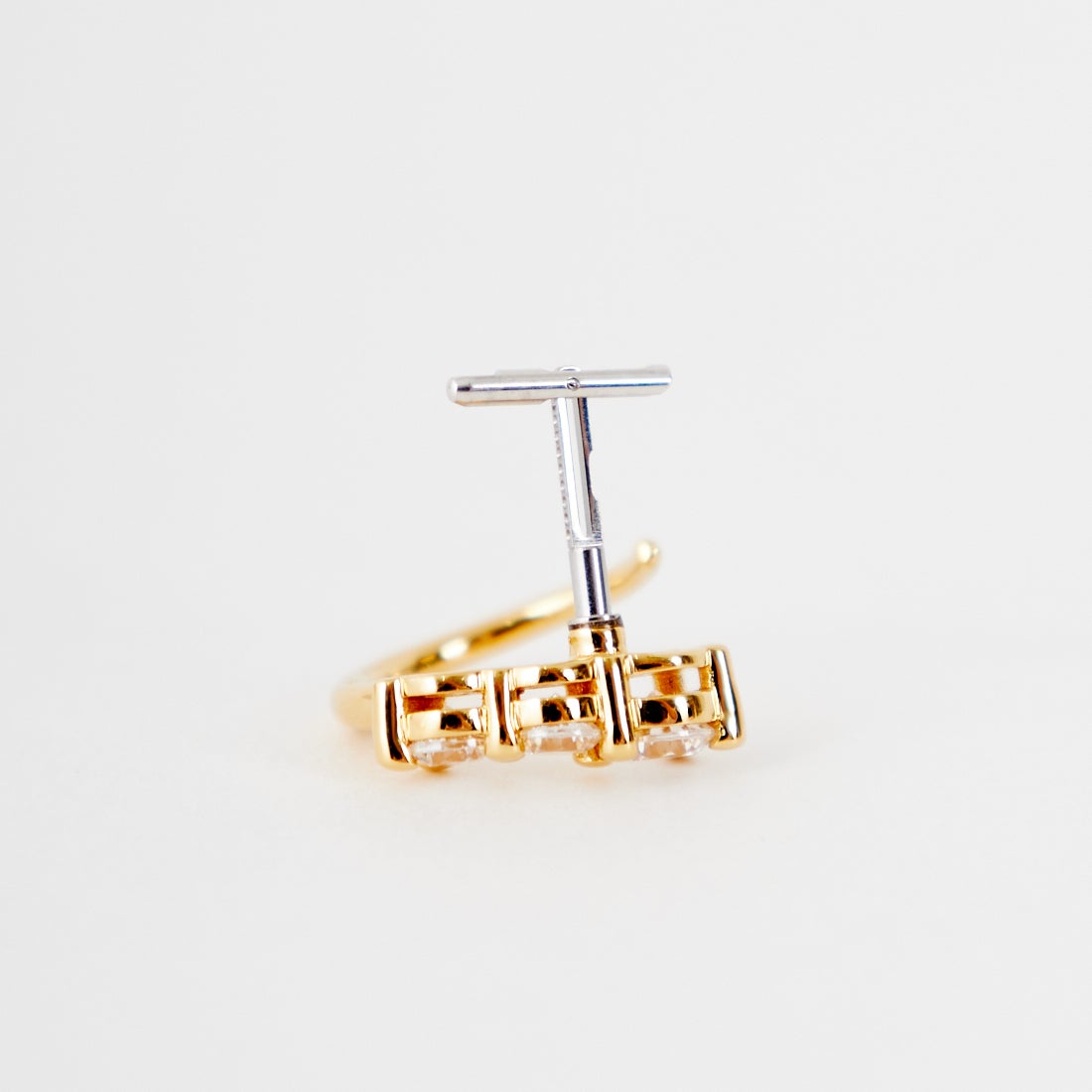 Baqless [バックレス] オネスティ ツイスト ゴールド ピアス [CZ-TW-YG] GOLD