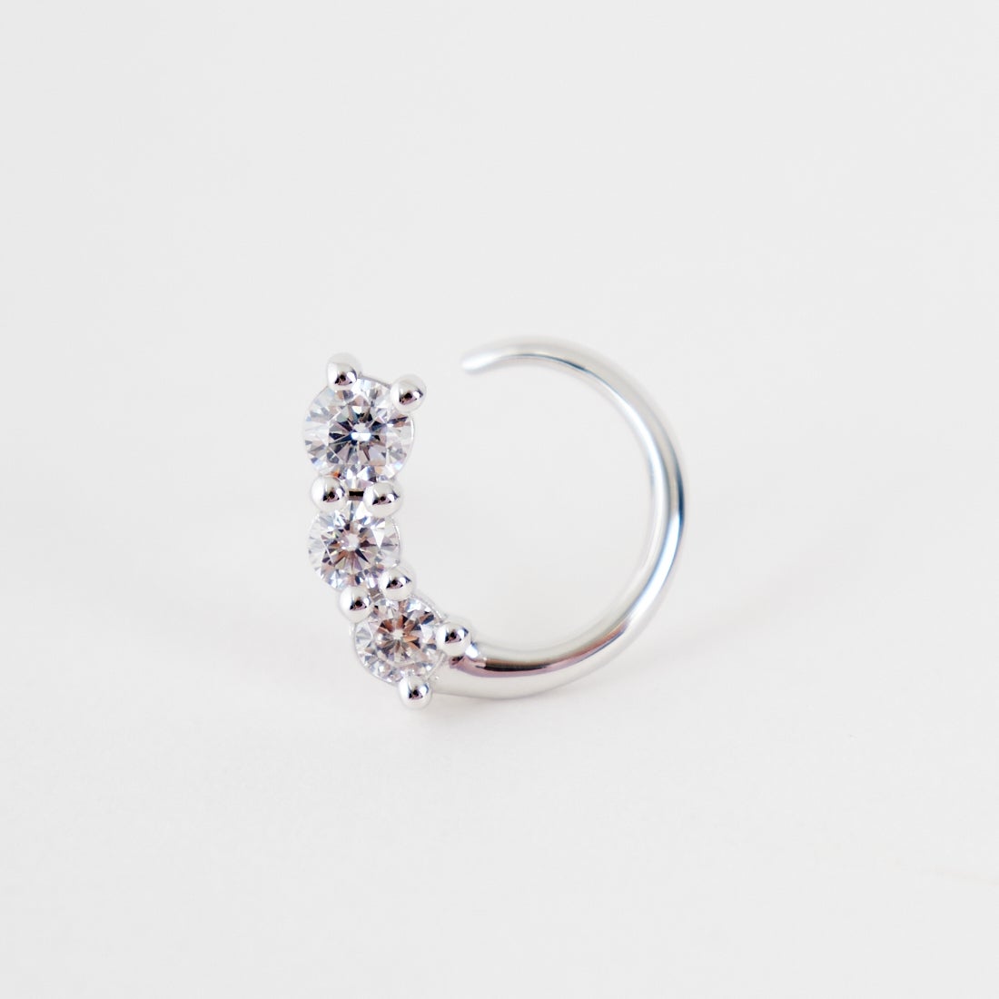 Baqless [バックレス] オネスティ ツイスト シルバー ピアス [CZ-TW-SV] SILVER