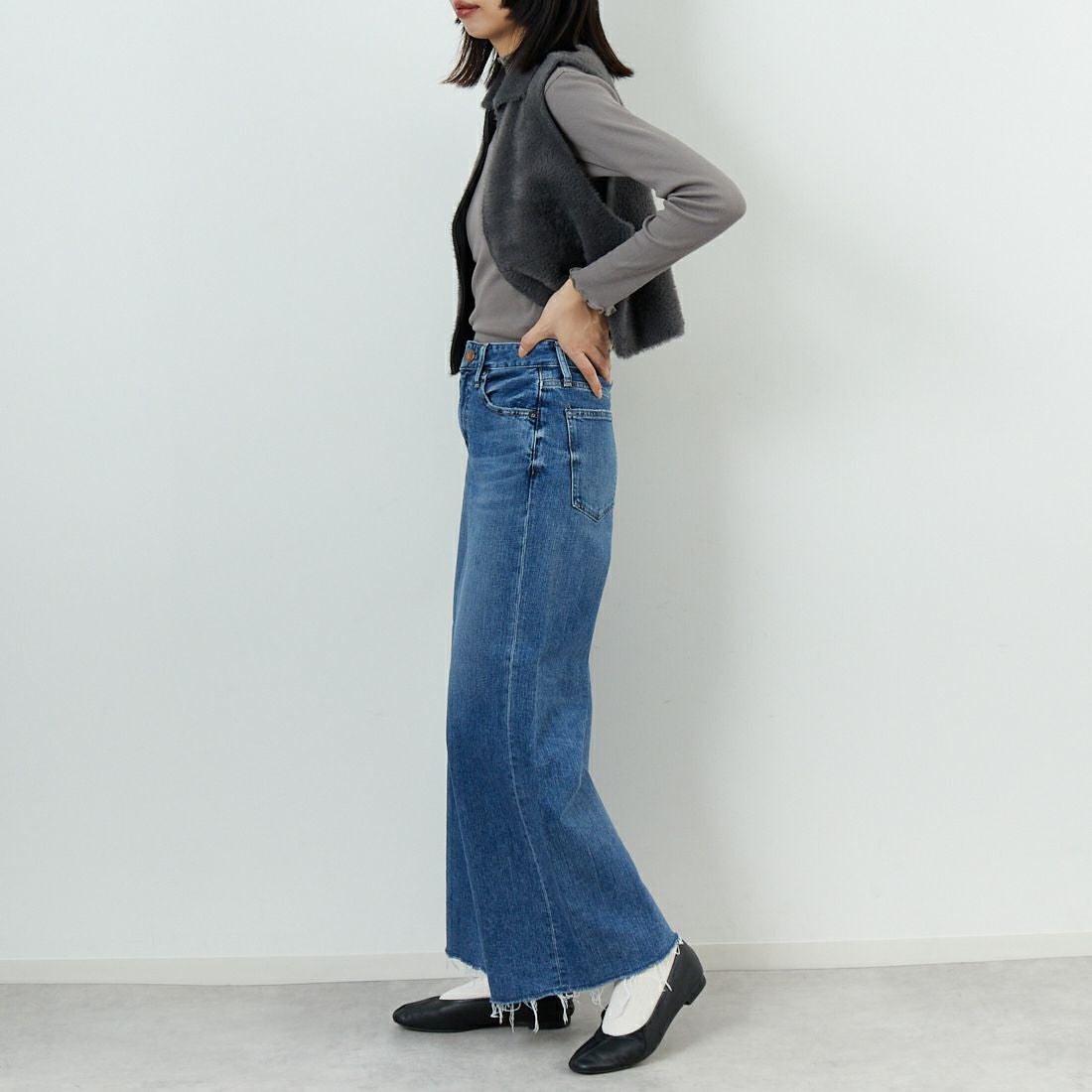 RED CARD TOKYO [レッドカード トーキョー] マーヴェリック ワイドフレアパンツ [12W11601SMD] A-STN MID &&モデル身長：162cm 着用サイズ：22&&