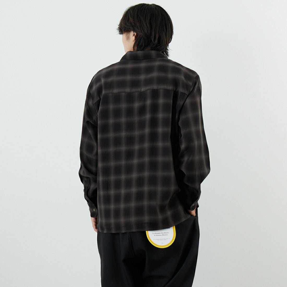 MANUAL ALPHABET [マニュアルアルファベット] ツイルフェードチェックシャツ [MA-S-806] BLACK &&モデル身長：179cm 着用サイズ：2&&