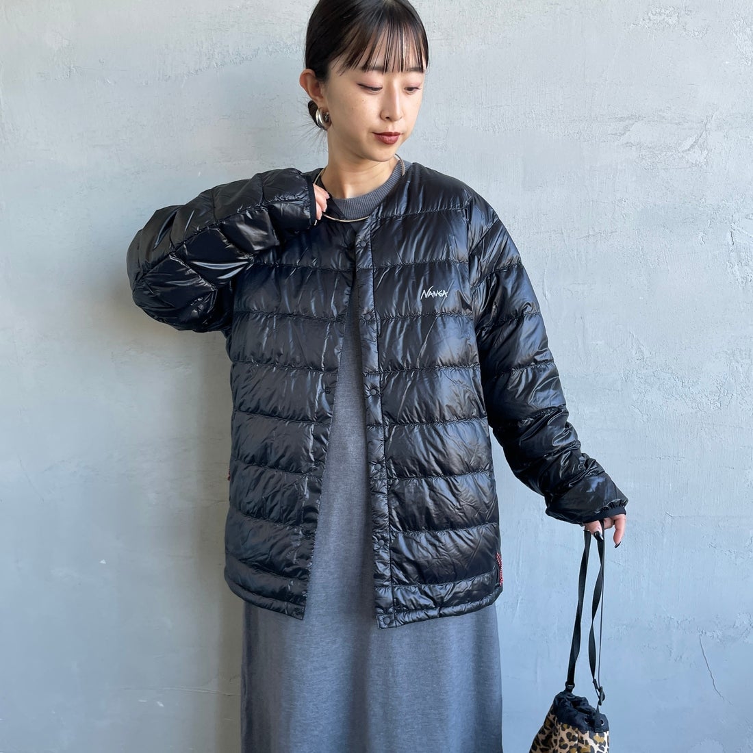 NANGA [ナンガ] 7デイズインナーダウンカーディガン [N2530-0I061A] BLK &&モデル身長：150cm 着用サイズ：S&&