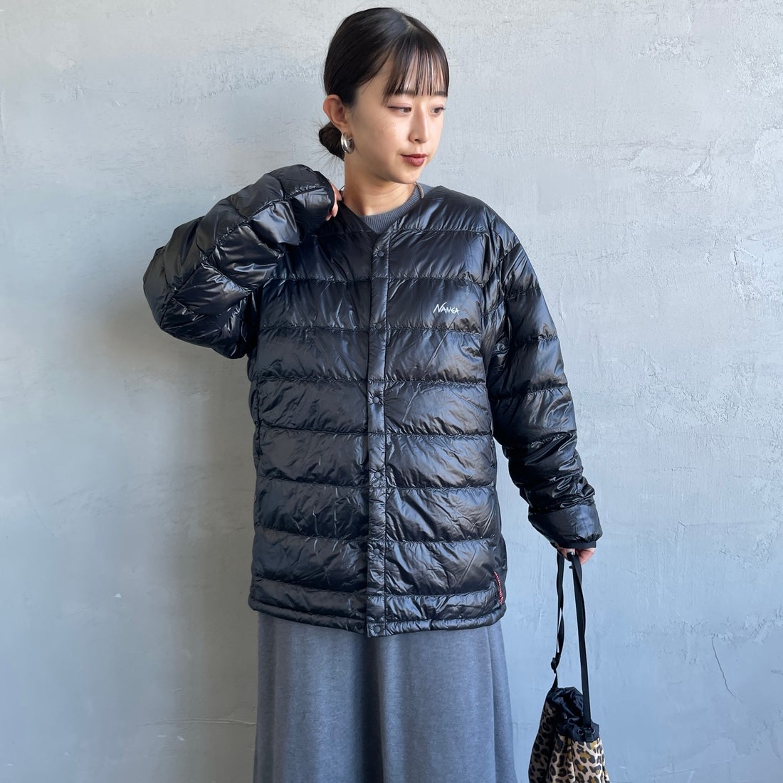 NANGA [ナンガ] 7デイズインナーダウンカーディガン [N2530-0I061A] BLK &&モデル身長：150cm 着用サイズ：S&&