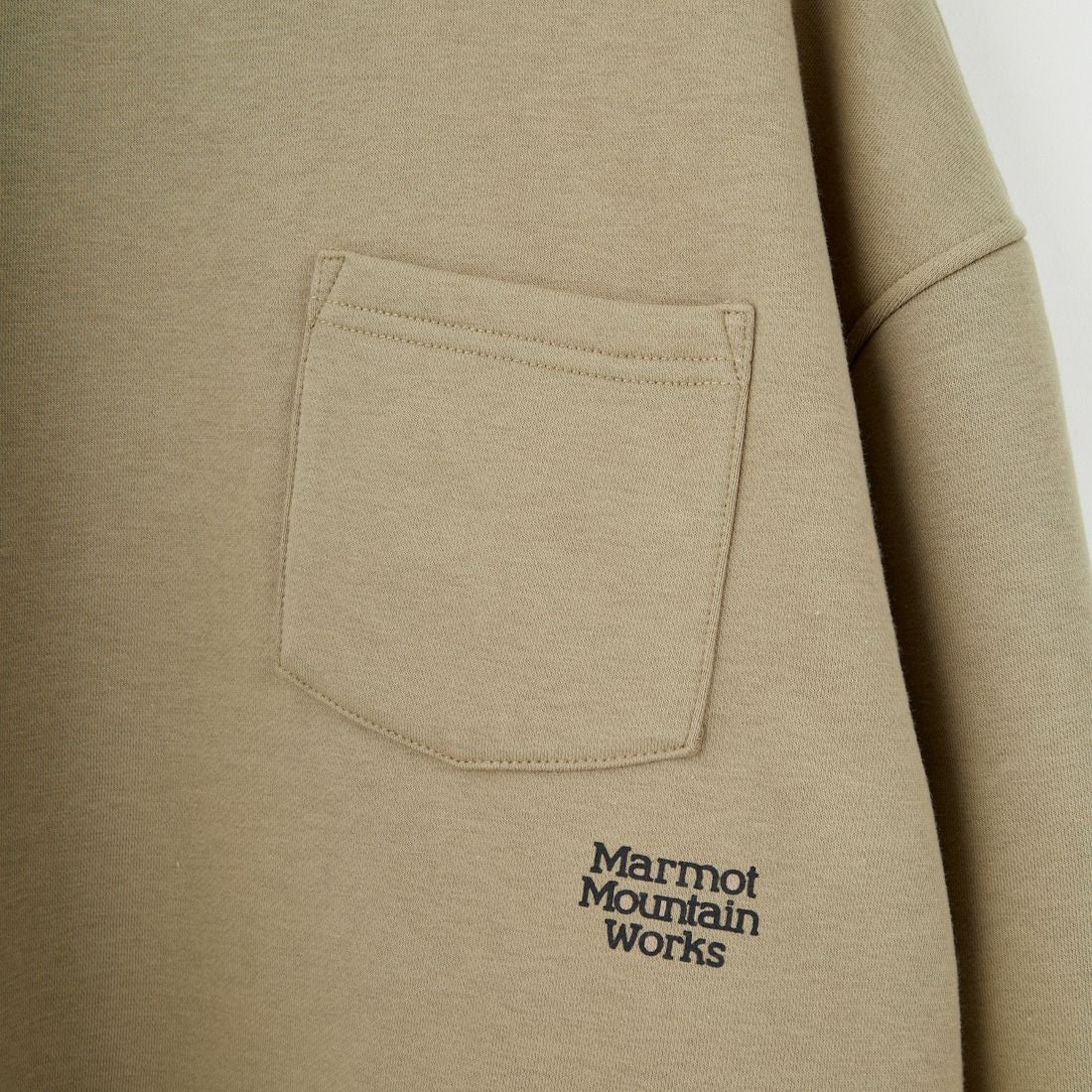 Marmot [マーモット] 別注 ワンポイントロゴ ポケットスウェット [MTFW25USW361IN-JF] BEIGE