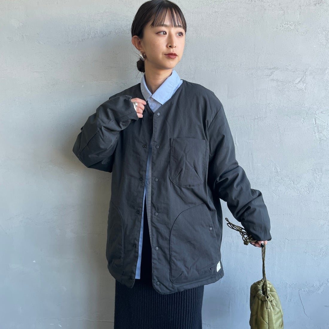 NANGA [ナンガ] ヒノックリップストップインナーダウンカーディガン [ND2441-1M300] BLK &&モデル身長：150cm 着用サイズ：S&&