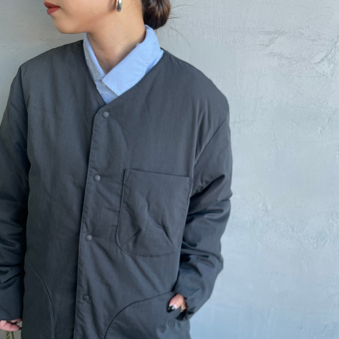 NANGA [ナンガ] ヒノックリップストップインナーダウンカーディガン [ND2441-1M300] BLK &&モデル身長：150cm 着用サイズ：S&&