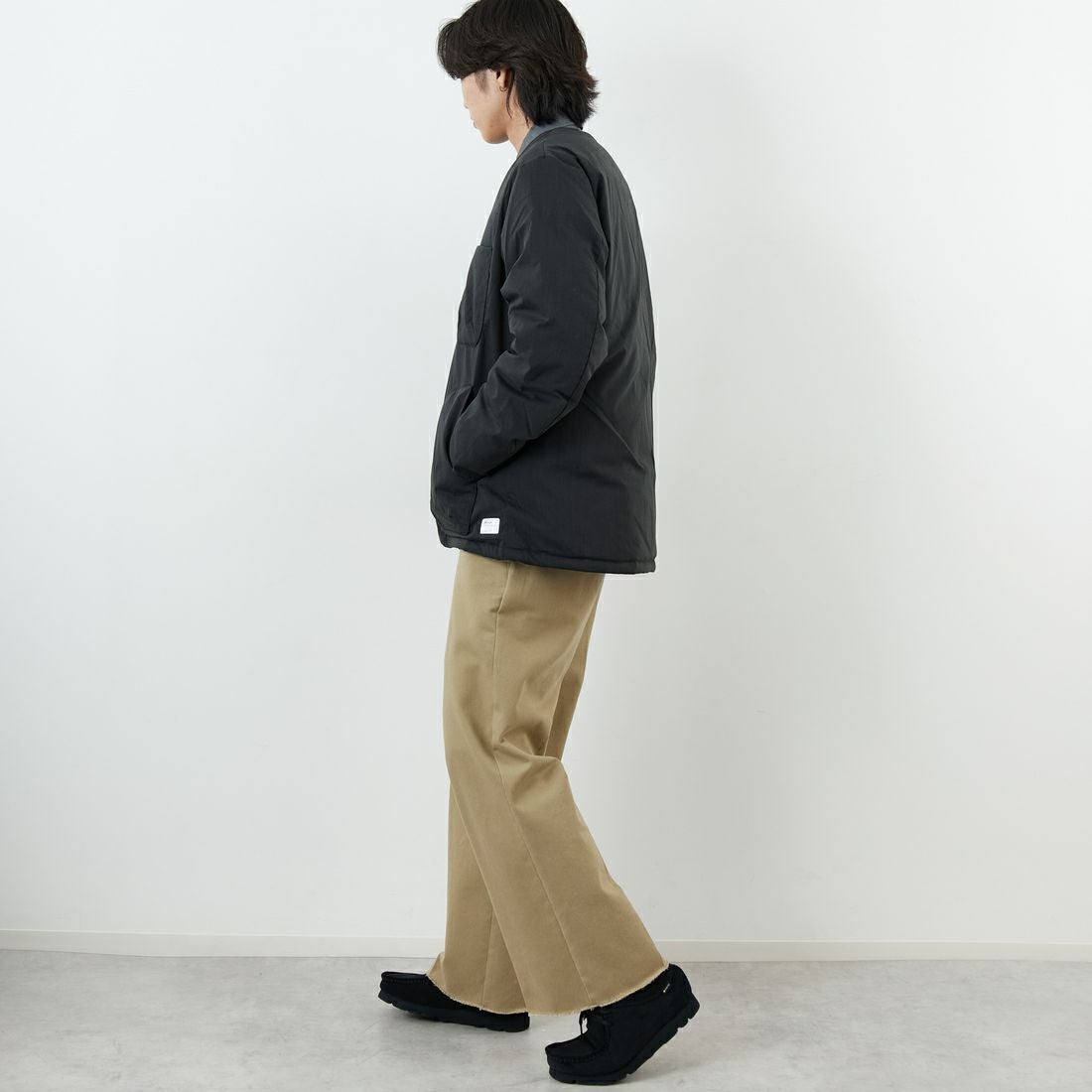 NANGA [ナンガ] ヒノックリップストップインナーダウンカーディガン [ND2441-1M300] BLK &&モデル身長：179cm 着用サイズ：L&&