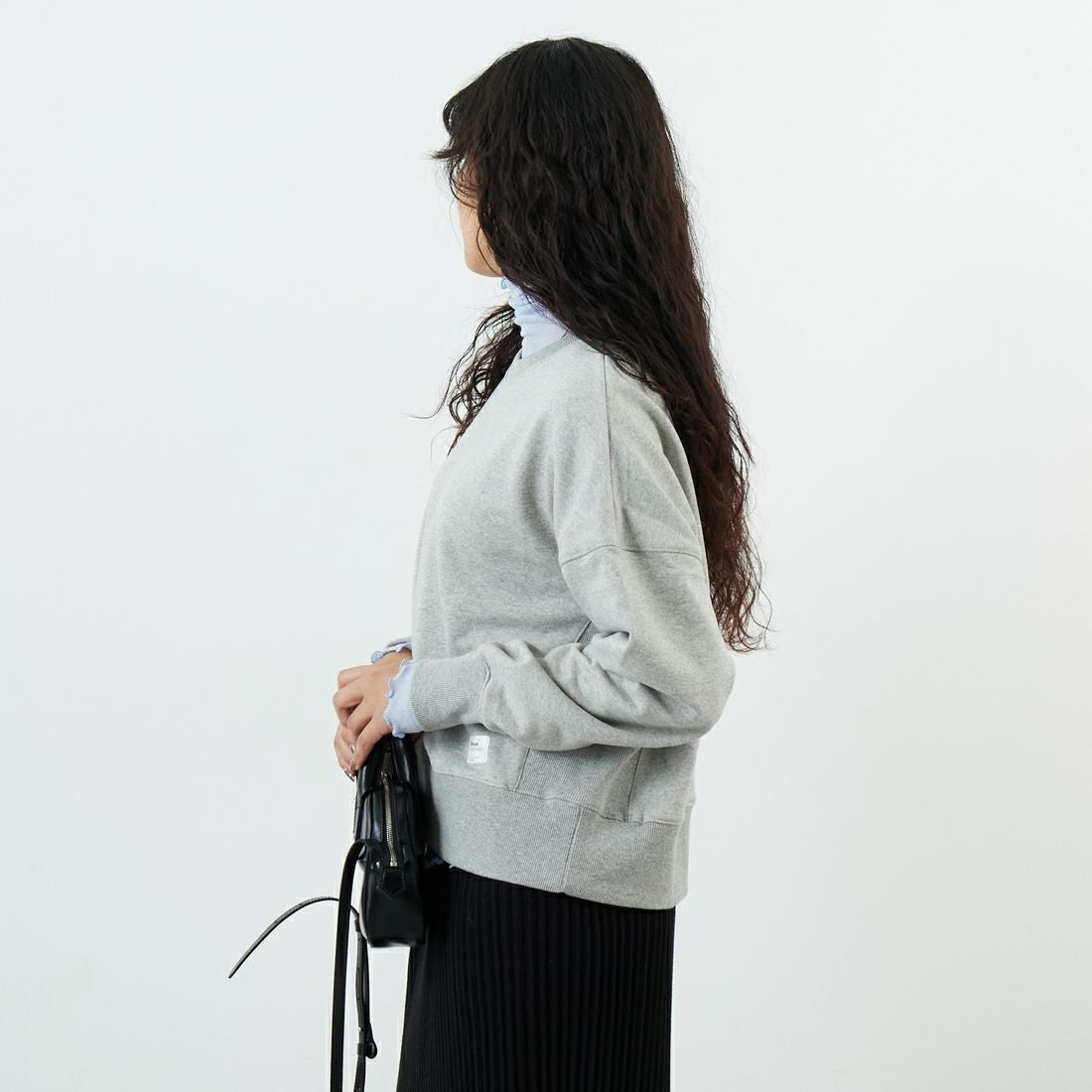 NANGA [ナンガ] ウィメンズ エコハイブリッドスウェットシャツ [NW2442-1F005] L.GRY &&モデル身長：162cm 着用サイズ：WM&&