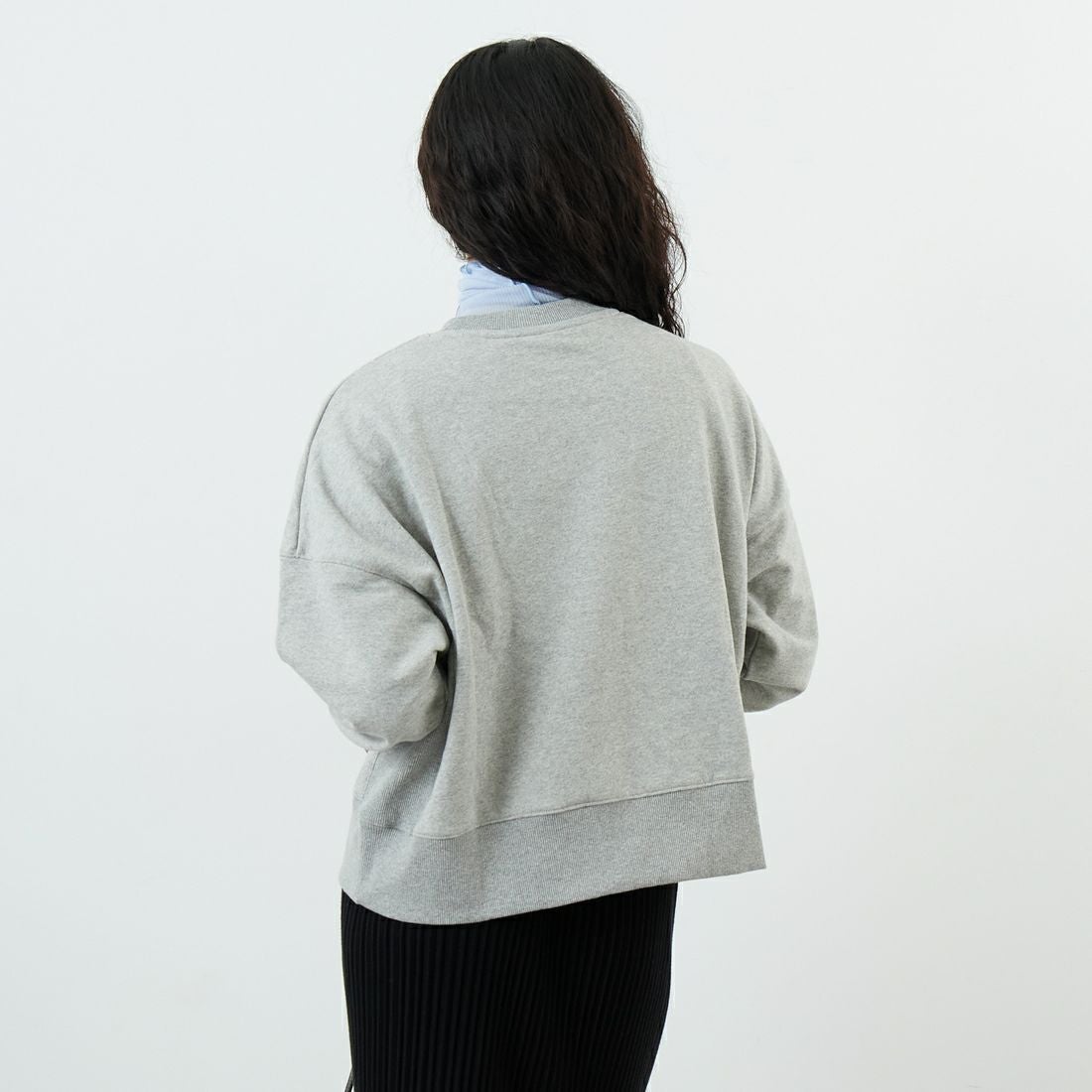 NANGA [ナンガ] ウィメンズ エコハイブリッドスウェットシャツ [NW2442-1F005] L.GRY &&モデル身長：162cm 着用サイズ：WM&&