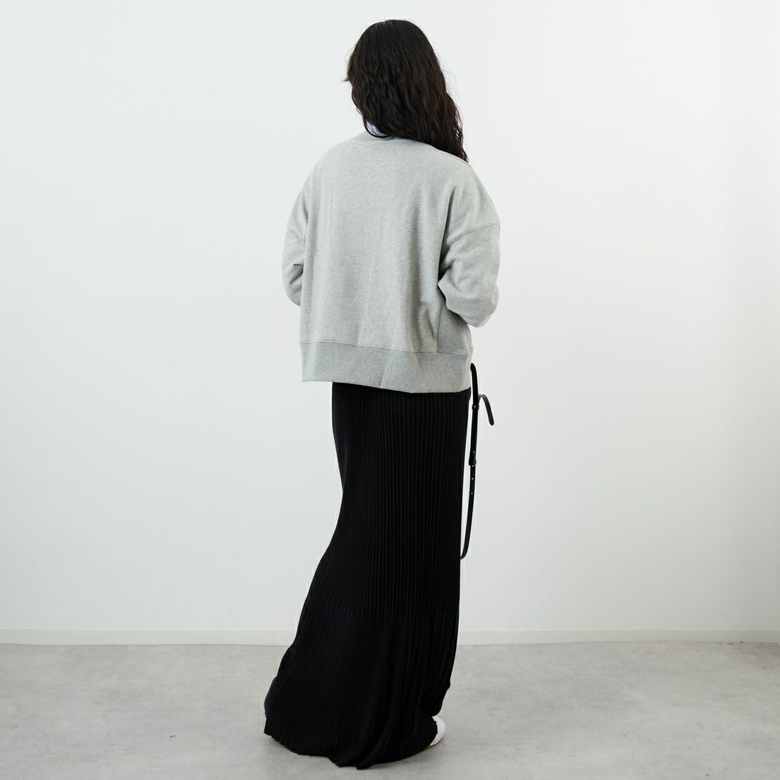 NANGA [ナンガ] ウィメンズ エコハイブリッドスウェットシャツ [NW2442-1F005] L.GRY &&モデル身長：162cm 着用サイズ：WM&&