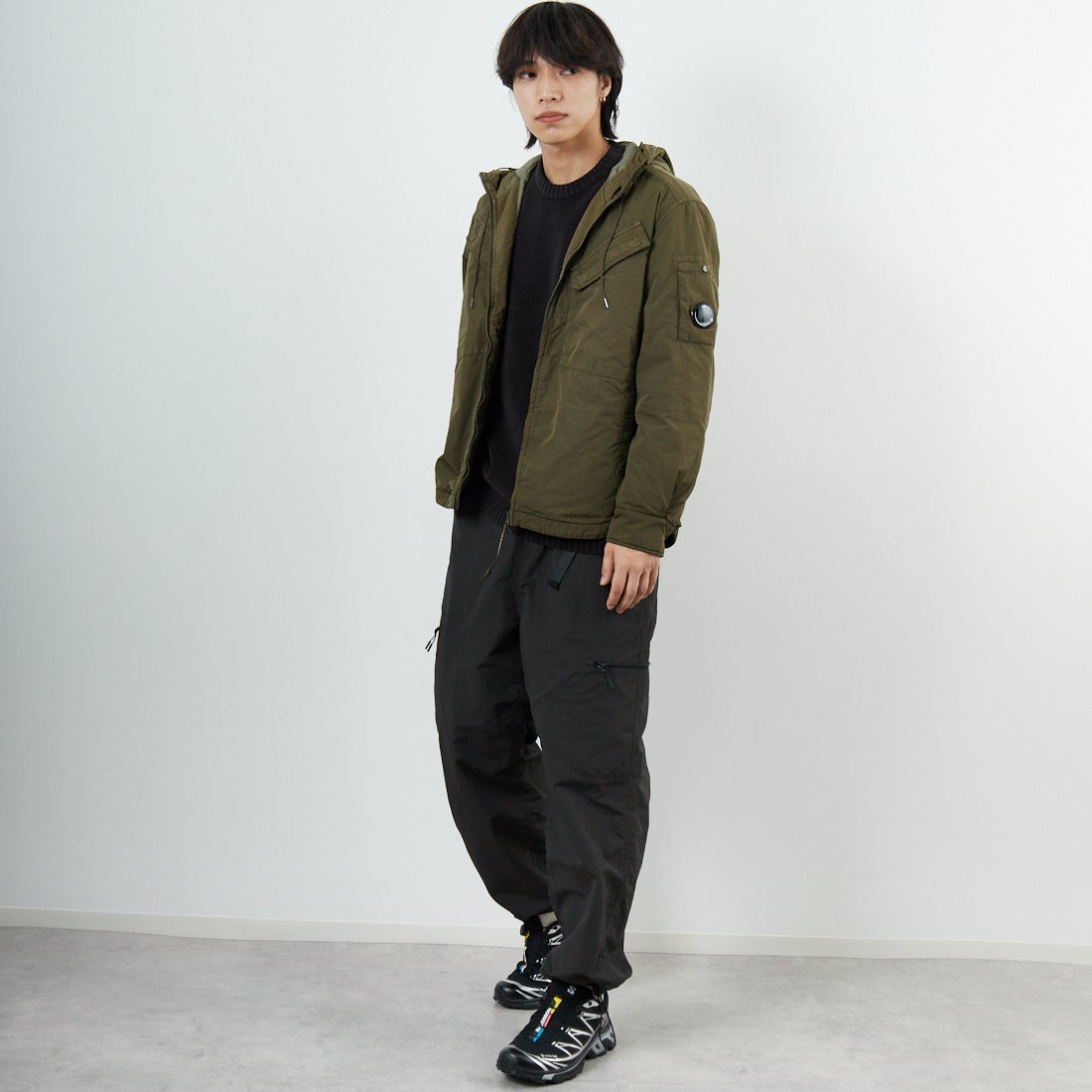 C.P.COMPANY [シーピーカンパニー] Chrome-R フーデッドジップオーバーシャツ [19CMOS084A] 683 IVY GR &&モデル身長：179cm 着用サイズ：M&&