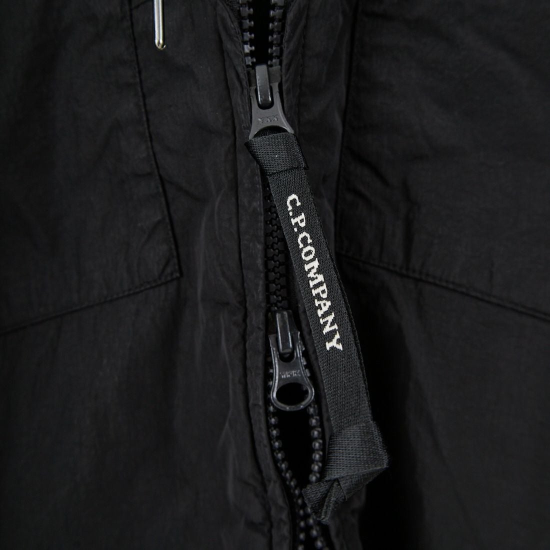 C.P.COMPANY [シーピーカンパニー] Chrome-R フーデッドジップオーバーシャツ [19CMOS084A] 999 BLACK