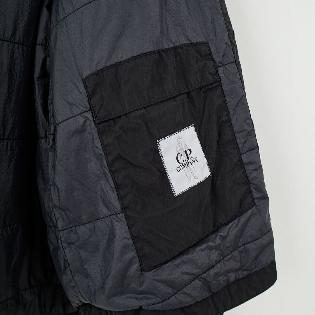 C.P.COMPANY [シーピーカンパニー] Chrome-R フーデッドジップオーバーシャツ [19CMOS084A] 999 BLACK
