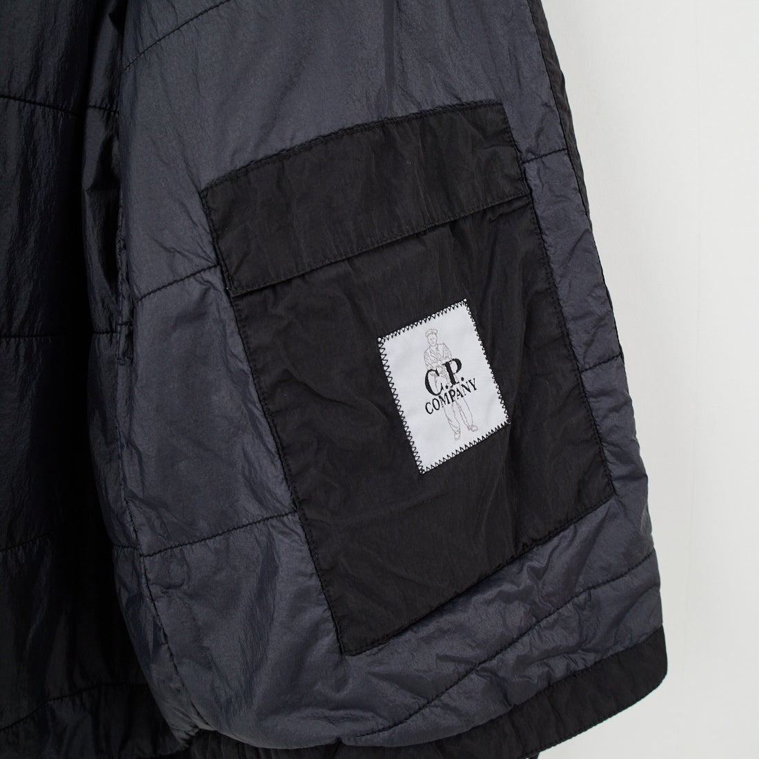 C.P.COMPANY [シーピーカンパニー] Chrome-R フーデッドジップオーバーシャツ [19CMOS084A] 999 BLACK