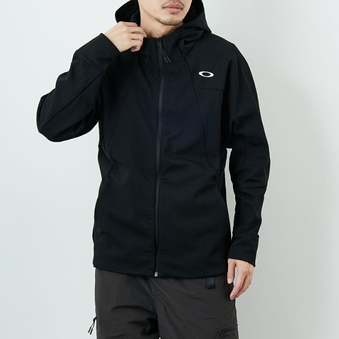 OAKLEY [オークリー] エンハンスグリッド フリースジャケット [FOA408211] 02E BLACKO &&モデル身長：168cm 着用サイズ：S&&